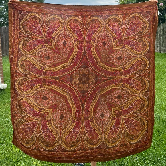 Silk paisley scarf - Picture 2 of 4